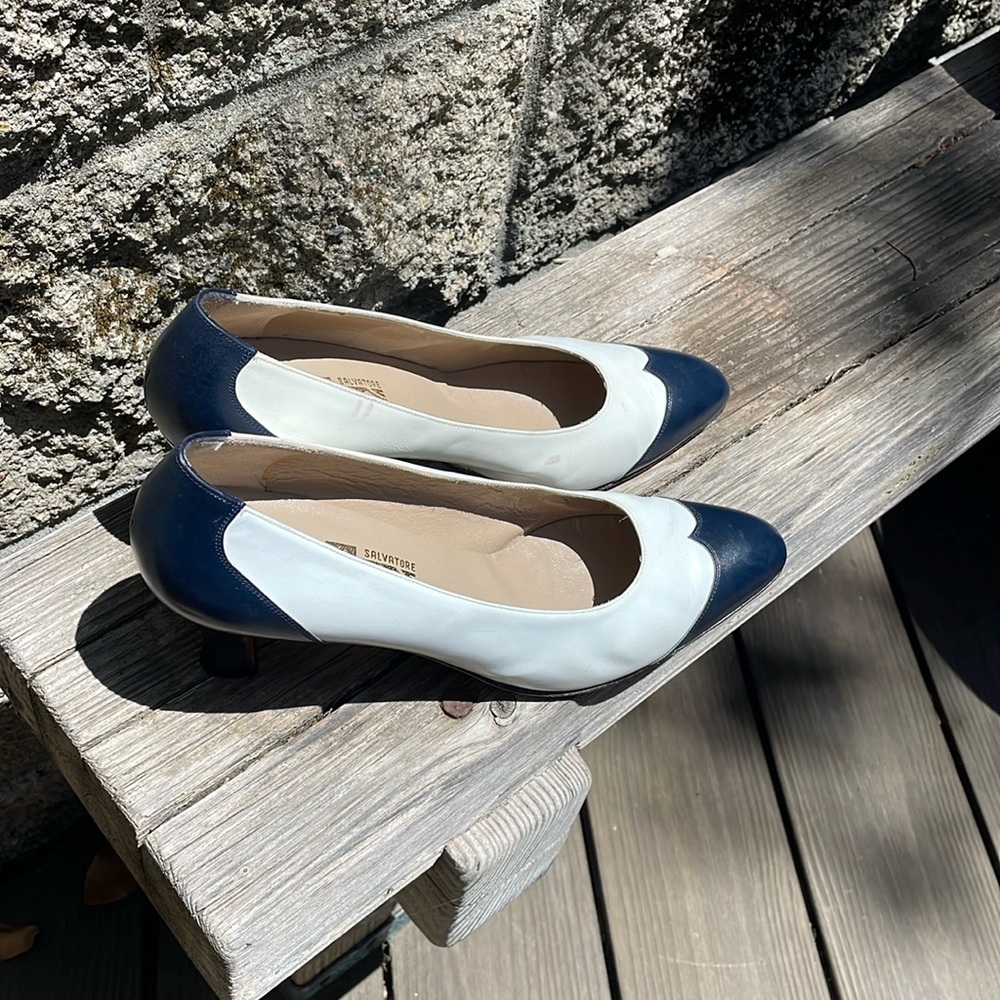 Vintage Salvatore Feragamo leather spectator pump